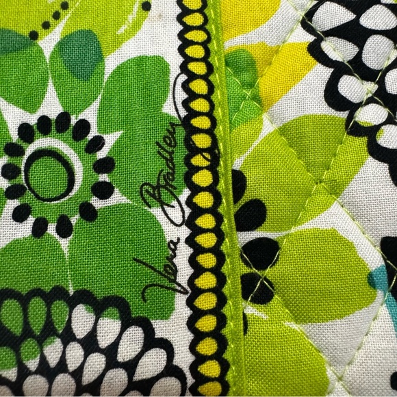 Vera Bradley Retired "Limes Up" Mini Laptop/iPad Hard Case Used Nice Condition - Picture 3 of 16